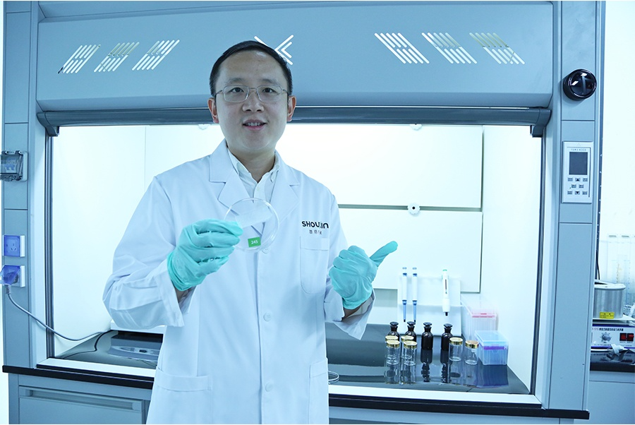 He visited Shushin's CNAS laboratory